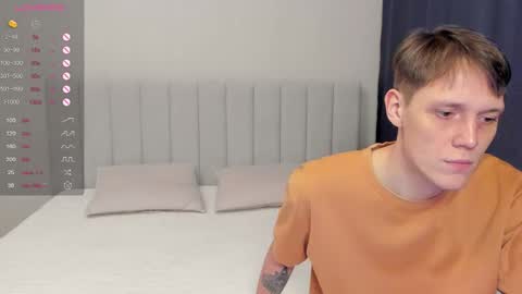 Snapshot of do_dick chatting on November 16, 2025, 7:52 pm Polly and Kiriko online show from November 16, 2025, 7:52 pm