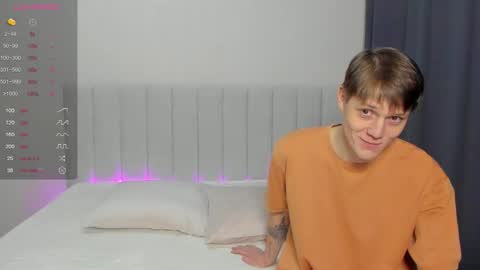 Snapshot of do_dick chatting on December 18, 2025, 12:11 pm Polly and Kiriko online show from December 18, 2025, 12:11 pm