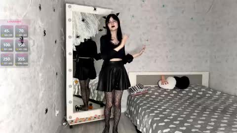 Annie PVT IS OPEN online show from October 27, 2025, 9:30 pm