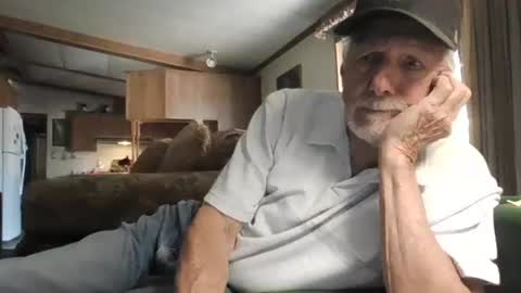 doingmyself69 online show from May 5, 2026, 8:39 pm