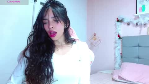 Snapshot of dolce_horny chatting on December 15, 2024, 4:37 pm Dolce online show from December 15, 2024, 4:37 pm