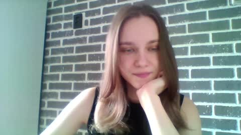 dolcezza_ online show from April 14, 2026, 11:16 am