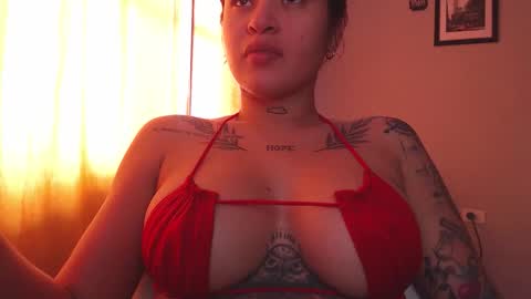 Snapshot of doll_and_thebrown chatting on October 19, 2025, 5:13 pm doll_and_thebrown online show from October 19, 2025, 5:13 pm