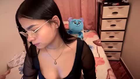 Snapshot of doll_dolcce chatting on October 19, 2025, 5:41 am doll dolcce online show from October 19, 2025, 5:41 am