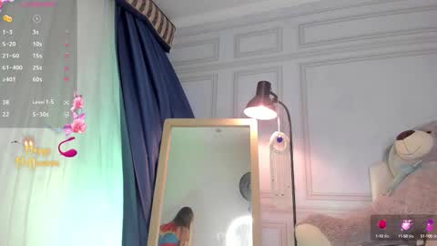 doll_isa_ online show from October 8, 2025, 8:06 pm