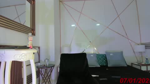 ISA DOLL online show from January 7, 2025, 12:41 pm