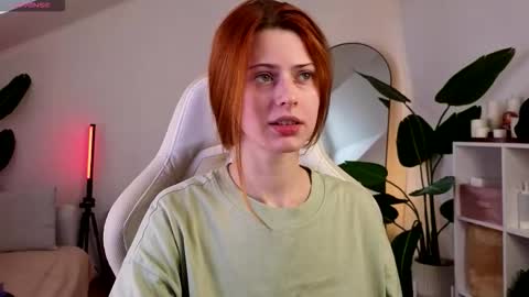 Your doll Lesli online show from October 25, 2025, 9:28 am