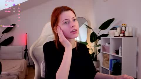 Your doll Lesli online show from December 3, 2025, 9:51 am