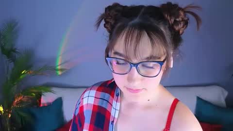Tessa online show from October 17, 2025, 2:30 pm