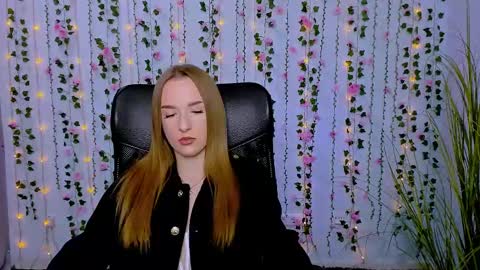 doll_vey online show from March 4, 2025, 3:26 pm