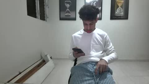 DollarHot30 online show from January 5, 2025, 6:02 am