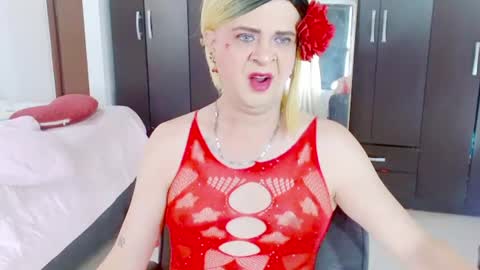 Snapshot of dolldirtyxxx1 chatting on July 12, 2026, 8:00 pm ilona online show from July 12, 2026, 8:00 pm