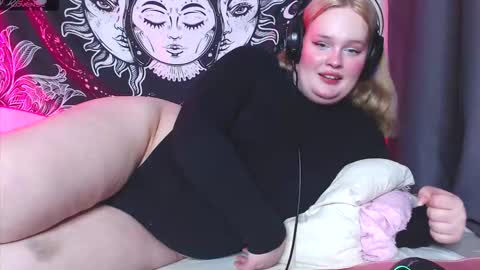 Snapshot of dolled_up_cvnt chatting on November 8, 2025, 7:01 pm Miss Rose online show from November 8, 2025, 7:01 pm