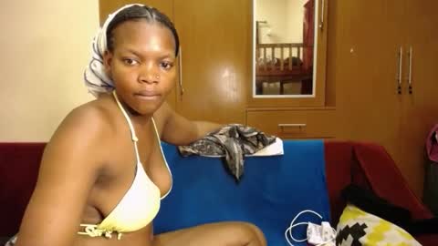 Bella online show from November 18, 2025, 5:17 pm