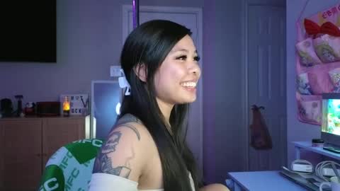 DOLLLFACE online show from February 26, 2025, 9:21 am