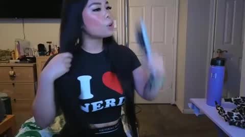 DOLLLFACE online show from February 28, 2025, 1:26 am