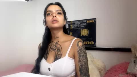 Snapshot of dollmoon1 chatting on March 2, 2026, 2:25 am Moon online show from March 2, 2026, 2:25 am