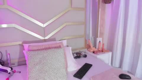 Dollsweety online show from October 1, 2025, 8:48 pm