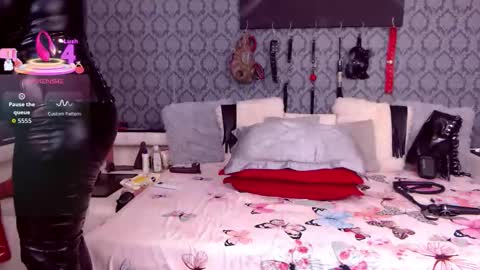 Snapshot of dolly4you_ chatting on September 12, 2025, 11:32 am Dolly online show from September 12, 2025, 11:32 am