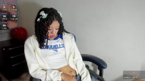 Snapshot of dolly_boob chatting on July 9, 2026, 6:39 am dolly_boob online show from July 9, 2026, 6:39 am