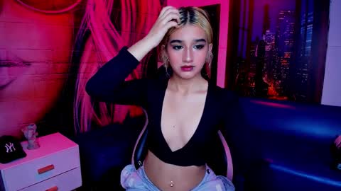 Dolly pocket online show from February 17, 2026, 8:59 pm