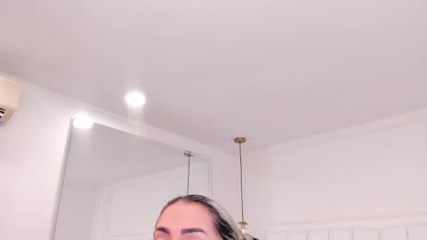 dolly walker online show from June 7, 2026, 1:59 pm