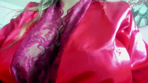 Call me Zoe  online show from October 24, 2025, 4:42 am