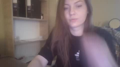 DollyRoma online show from November 17, 2025, 8:31 am