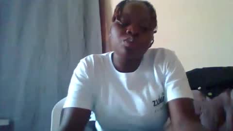 dollyvee online show from December 1, 2025, 11:26 am