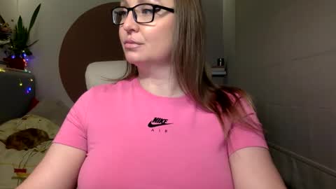 DOM MUMMY online show from January 19, 2026, 5:55 am