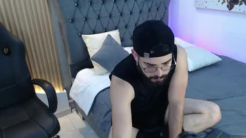 Snapshot of domboy_ chatting on May 21, 2026, 8:27 pm domboy online show from May 21, 2026, 8:27 pm