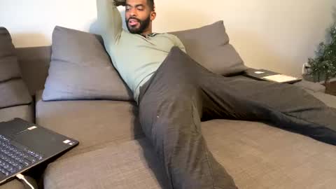 Domi online show from February 21, 2025, 8:38 pm