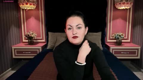 dominant_lady_ online show from November 23, 2025, 7:35 pm