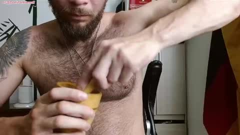 Logan - INDEPENDET MODEL online show from April 15, 2026, 7:58 pm