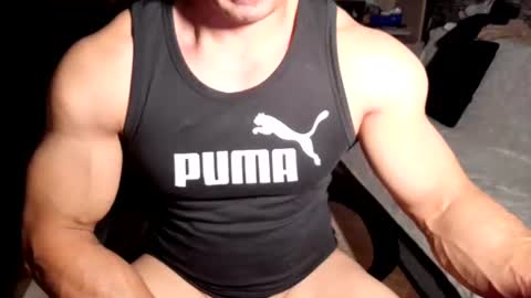 Snapshot of dominatemuscle chatting on June 19, 2026, 9:18 pm Kevin online show from June 19, 2026, 9:18 pm
