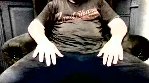 dominatordaddy1982 online show from June 6, 2026, 4:44 pm