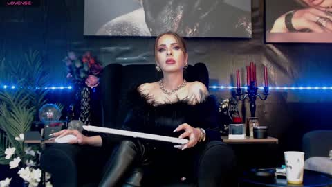 Snapshot of dominatrixeve chatting on January 11, 2025, 10:18 pm Dominatrix Eve online show from January 11, 2025, 10:18 pm