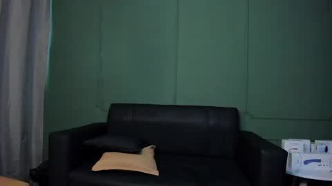 Snapshot of dominc_berry chatting on April 25, 2026, 1:41 pm Dominc berry online show from April 25, 2026, 1:41 pm