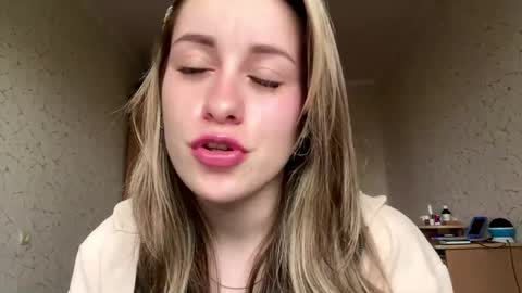 Mia online show from April 2, 2026, 8:45 am