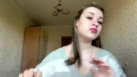Mia online show from April 27, 2026, 8:01 am