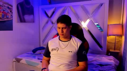 Snapshot of dominic_connor chatting on February 1, 2026, 2:21 am DOMI online show from February 1, 2026, 2:21 am