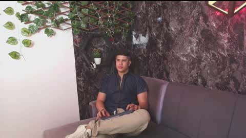 Snapshot of dominic_connor chatting on February 6, 2026, 7:39 pm DOMI online show from February 6, 2026, 7:39 pm