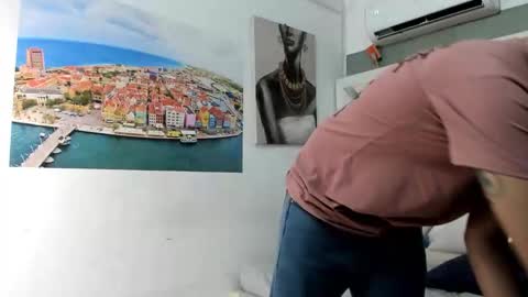 Snapshot of dominic_connor chatting on February 9, 2026, 3:43 am DOMI online show from February 9, 2026, 3:43 am