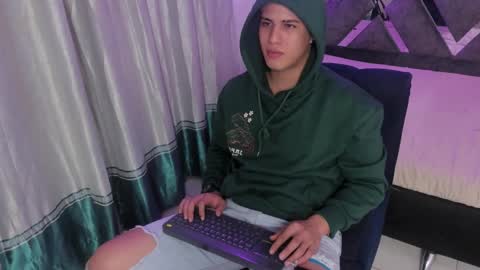 DOMI online show from March 25, 2026, 3:23 am