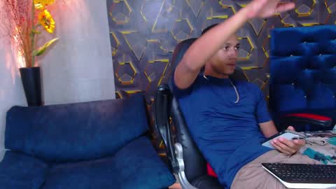 Snapshot of dominic_smith_ chatting on April 8, 2026, 2:44 am dominic_smith_ online show from April 8, 2026, 2:44 am