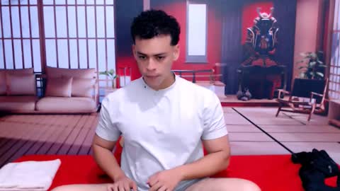 Dominic online show from October 5, 2025, 7:23 pm