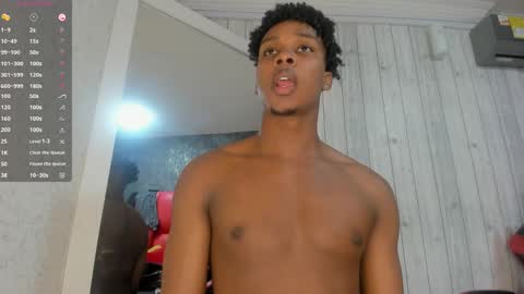 Dominicscott online show from November 24, 2025, 12:49 pm