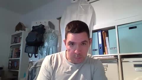 dominik_home online show from June 1, 2026, 8:49 am