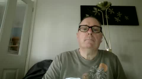 David uk online show from November 6, 2025, 3:13 pm