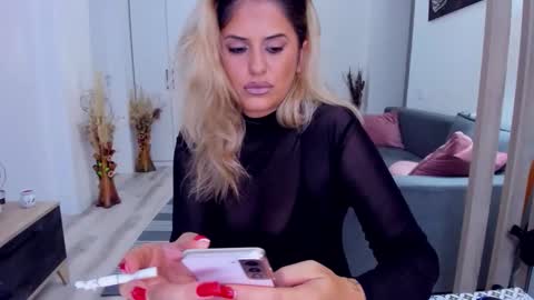 Tessa online show from September 15, 2025, 7:58 pm